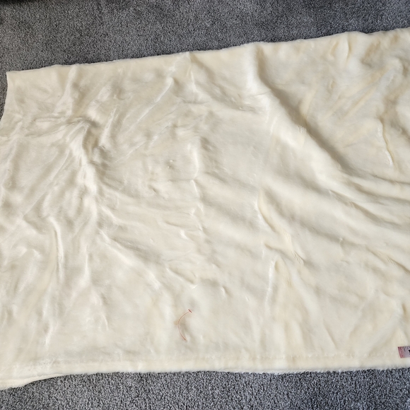 2 yard x 64" Cream Off-White Faux Fur Soft Low pile dense Costume Cosplay Sew - Picture 2 of 6